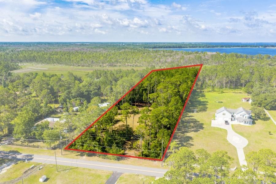 待售: $399,000 (3.84 acres)