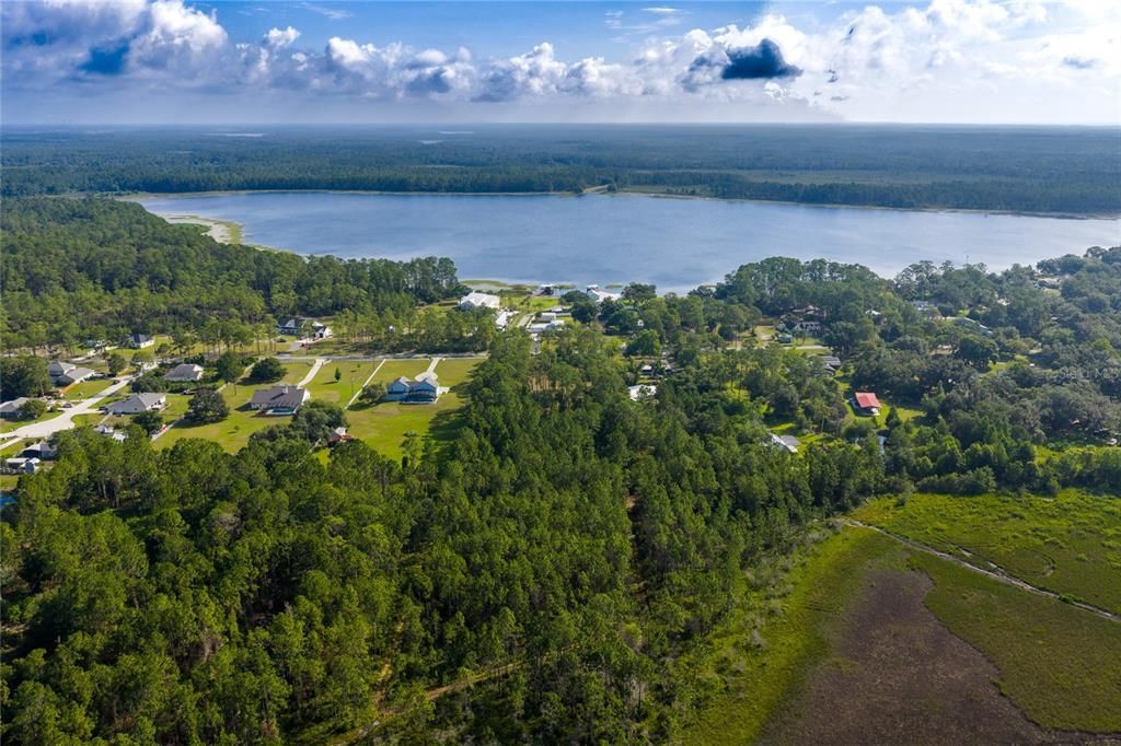 待售: $399,000 (3.84 acres)