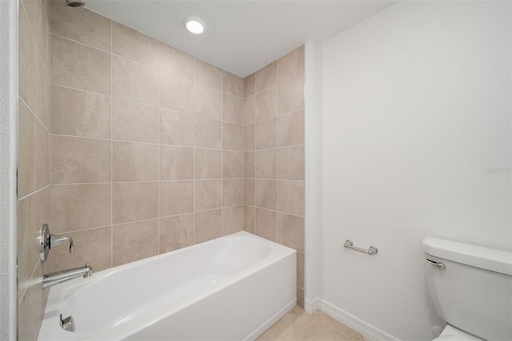 En Venta: $458,497 (3 camas, 2 baños, 1741 Pies cuadrados)