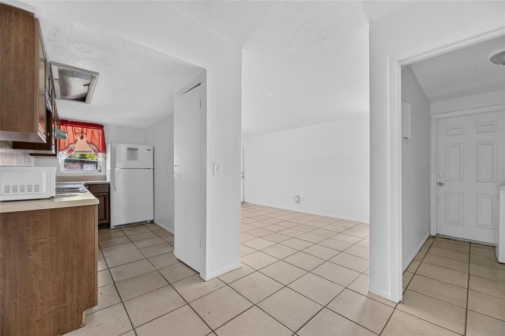 На продажу: $599,000 (8 спален, 0 ванн, 1656 Квадратных фут)