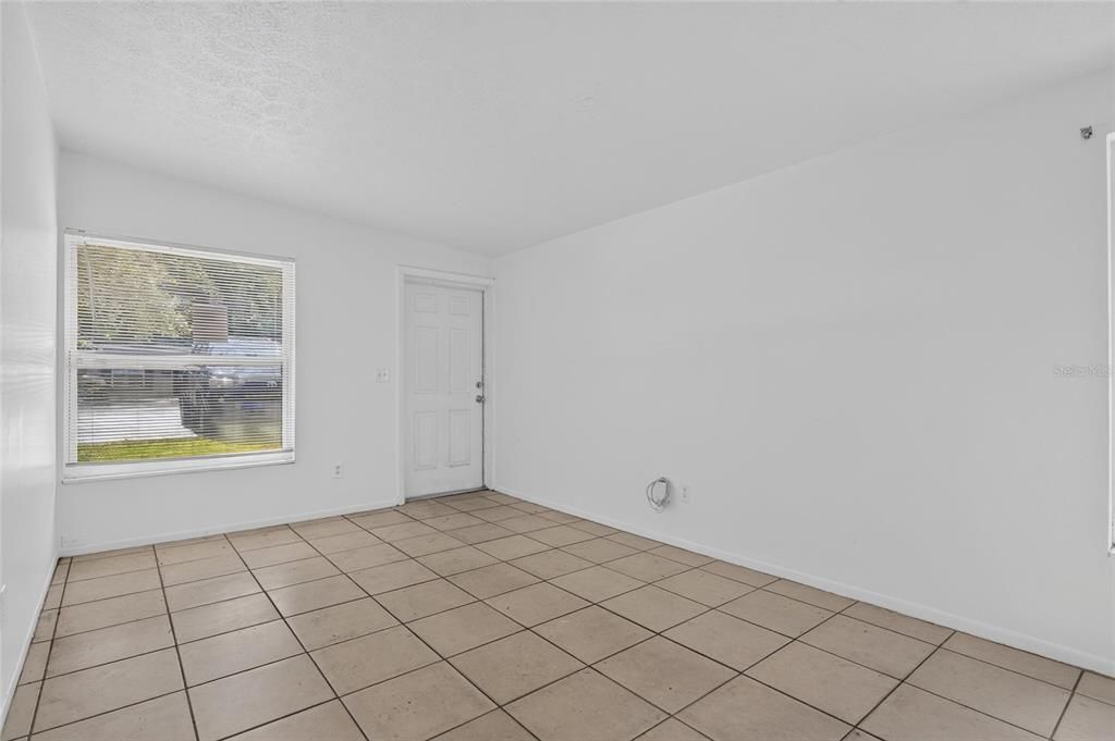 На продажу: $599,000 (8 спален, 0 ванн, 1656 Квадратных фут)