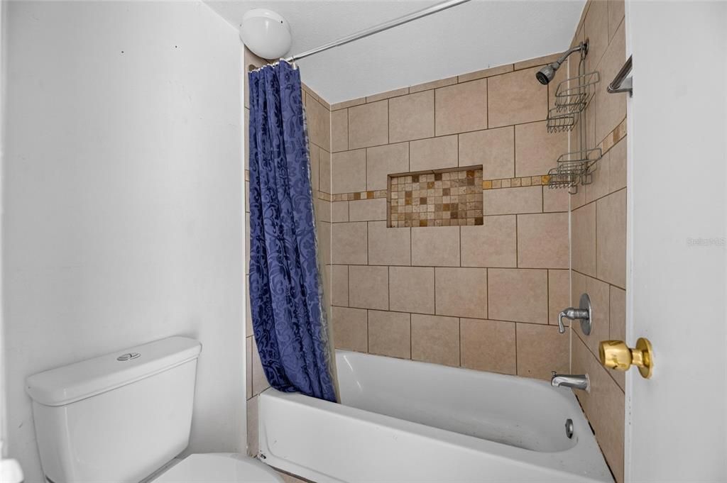 На продажу: $599,000 (8 спален, 0 ванн, 1656 Квадратных фут)