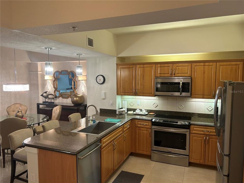 For Sale: $675,000 (3 beds, 3 baths, 1676 Square Feet)