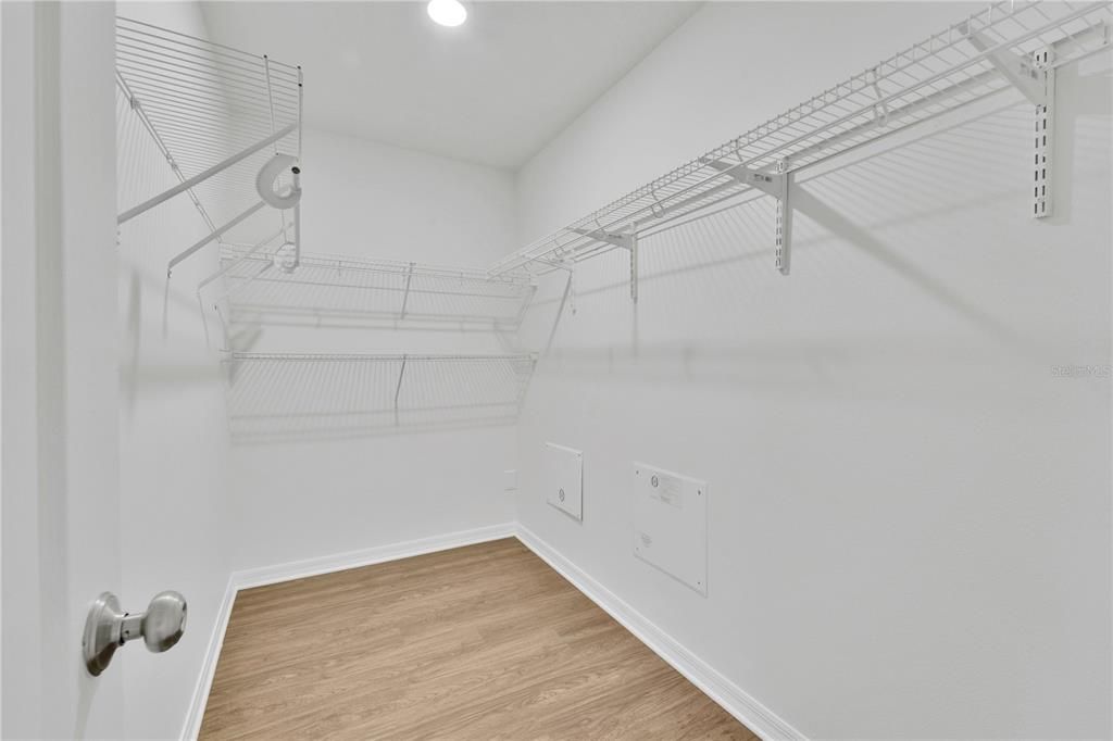 На продажу: $479,900 (4 спален, 2 ванн, 2089 Квадратных фут)