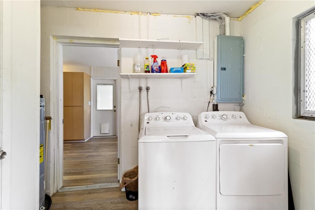 For Sale: $259,000 (3 beds, 1 baths, 1166 Square Feet)