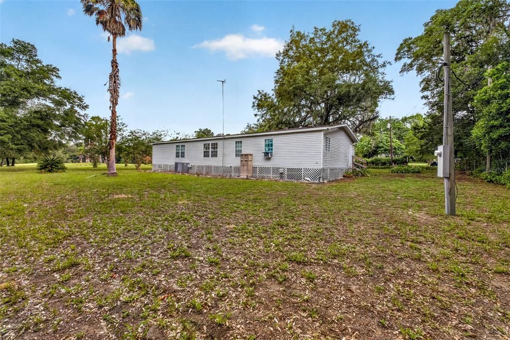 На продажу: $425,000 (4 спален, 2 ванн, 1836 Квадратных фут)
