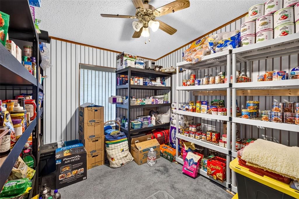 На продажу: $425,000 (4 спален, 2 ванн, 1836 Квадратных фут)