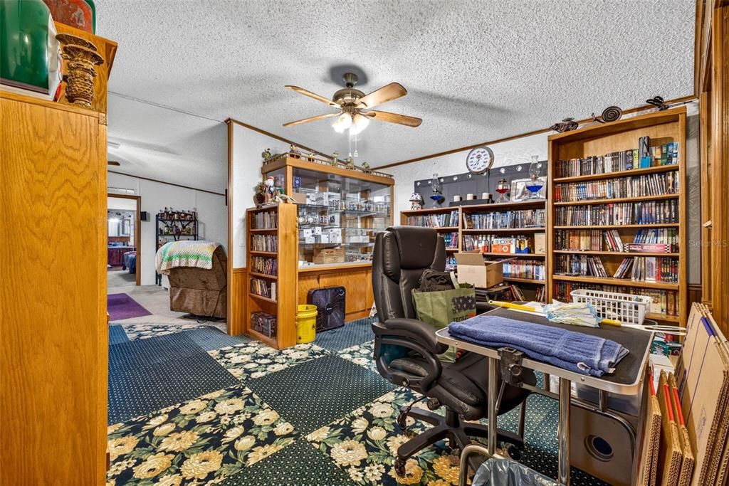 На продажу: $425,000 (4 спален, 2 ванн, 1836 Квадратных фут)