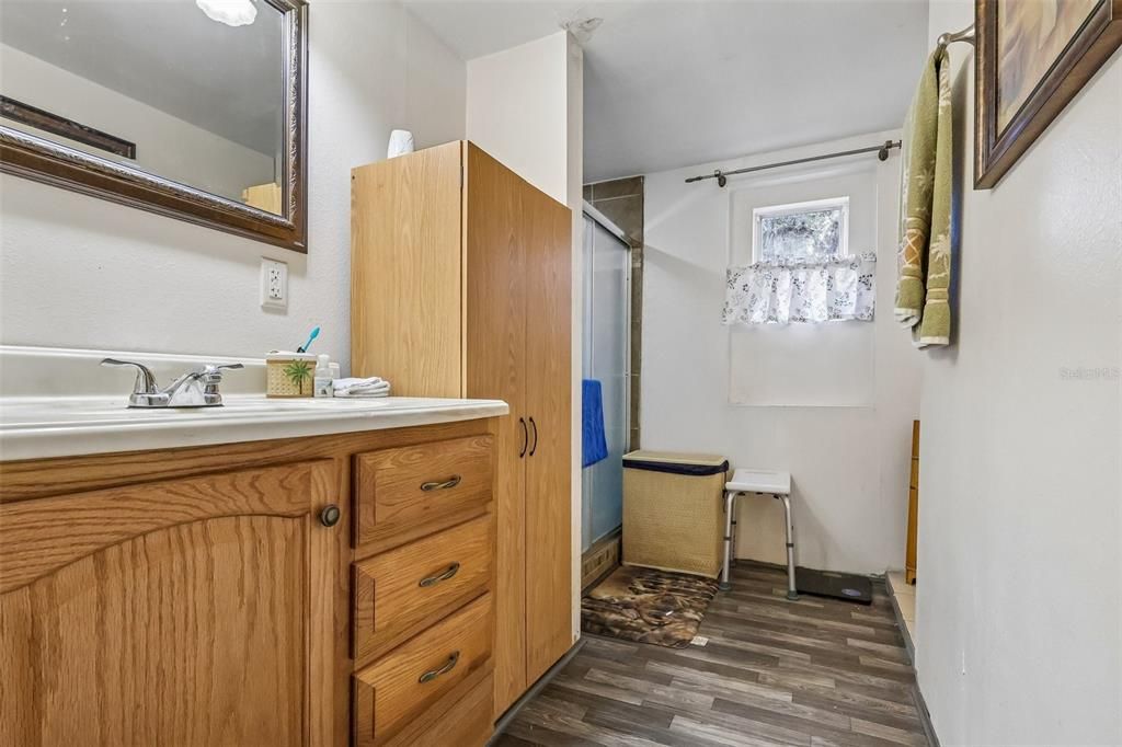 Activo con contrato: $185,000 (3 camas, 2 baños, 1489 Pies cuadrados)