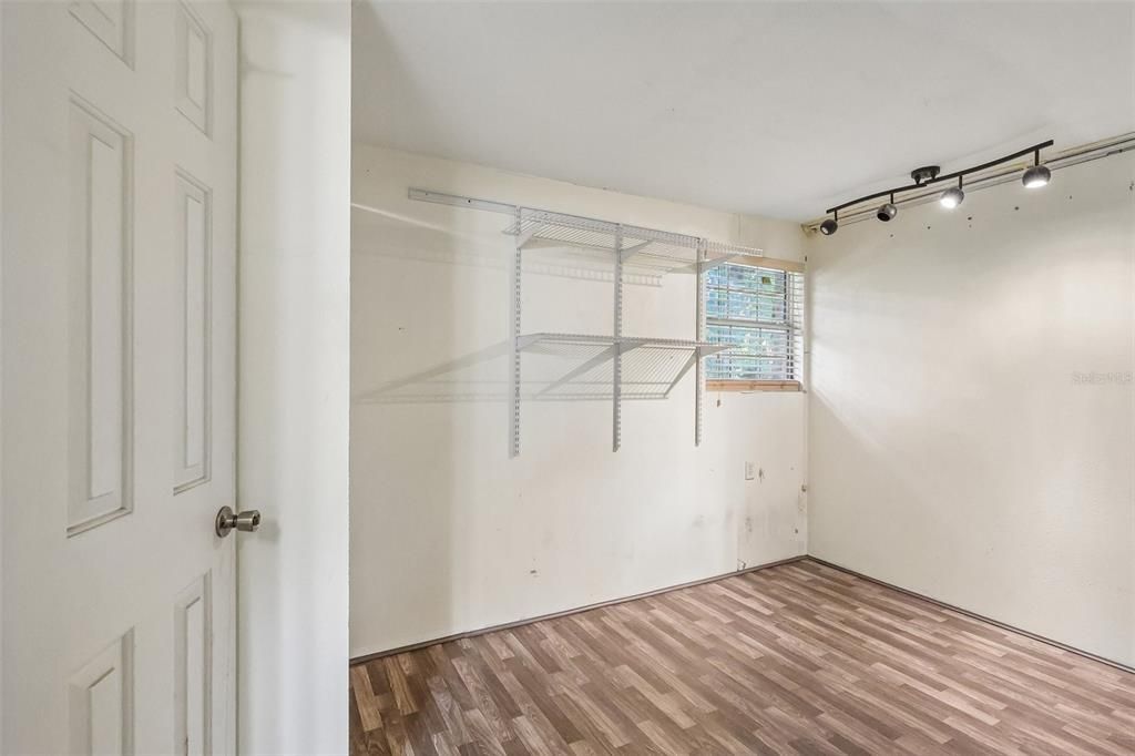 Activo con contrato: $185,000 (3 camas, 2 baños, 1489 Pies cuadrados)