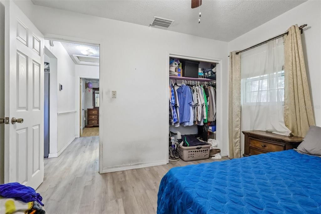 Activo con contrato: $185,000 (3 camas, 2 baños, 1489 Pies cuadrados)