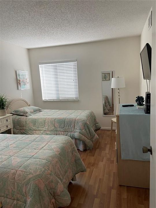 For Rent: $4,250 (2 beds, 2 baths, 1075 Square Feet)
