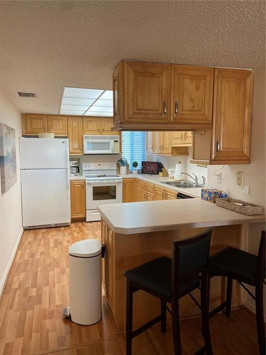 For Rent: $4,250 (2 beds, 2 baths, 1075 Square Feet)