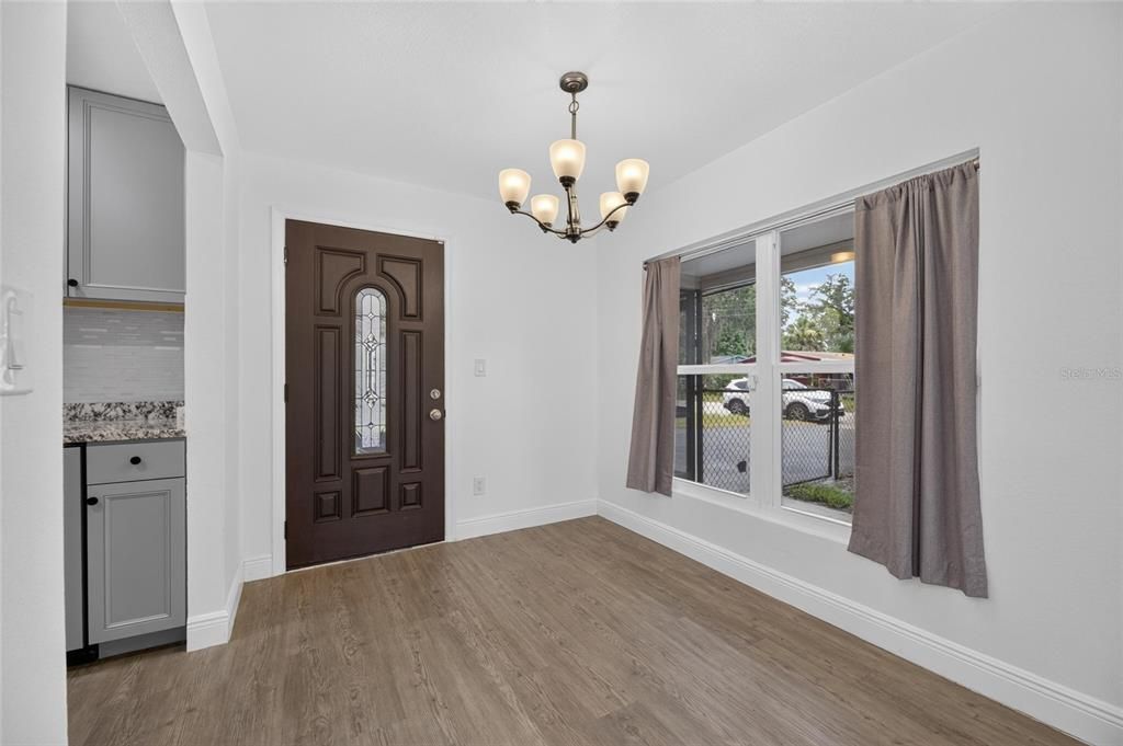 В аренду: $2,200 (3 спален, 2 ванн, 1036 Квадратных фут)