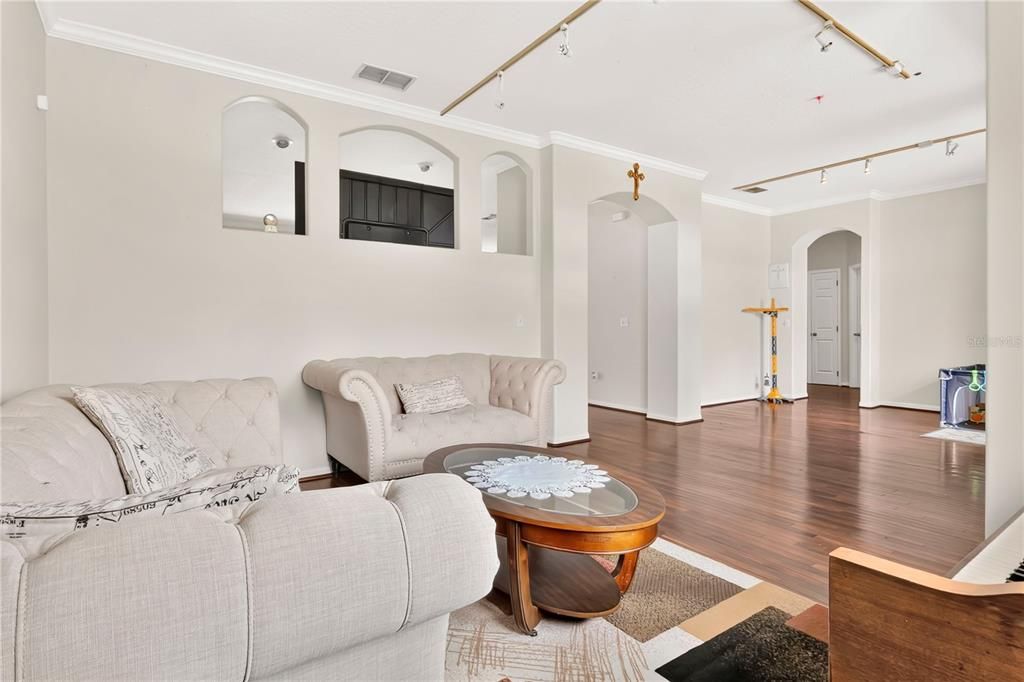 На продажу: $595,000 (4 спален, 2 ванн, 2368 Квадратных фут)