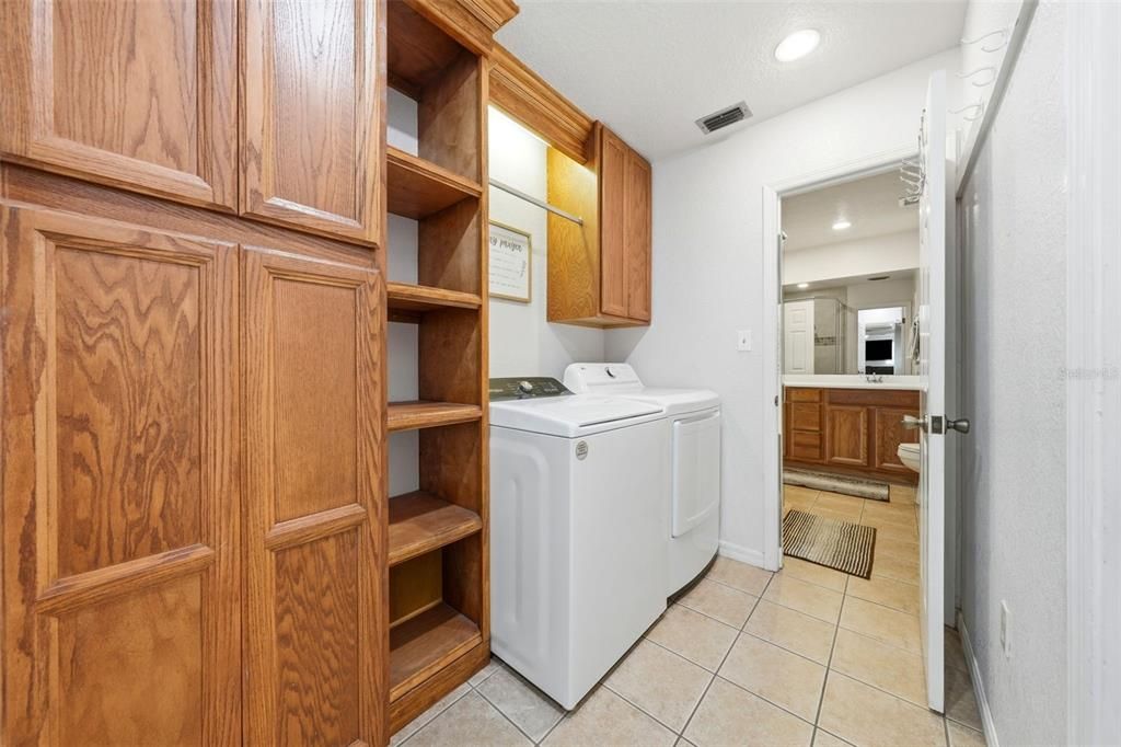 На продажу: $374,900 (2 спален, 2 ванн, 1826 Квадратных фут)
