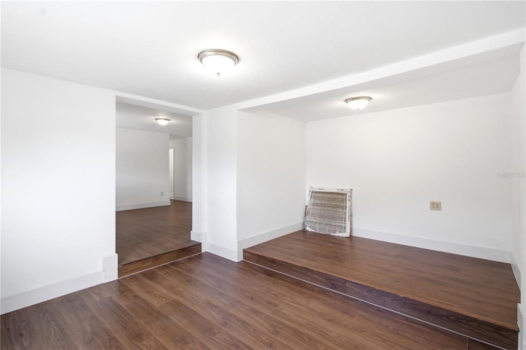 En Venta: $249,999 (4 camas, 1 baños, 1254 Pies cuadrados)