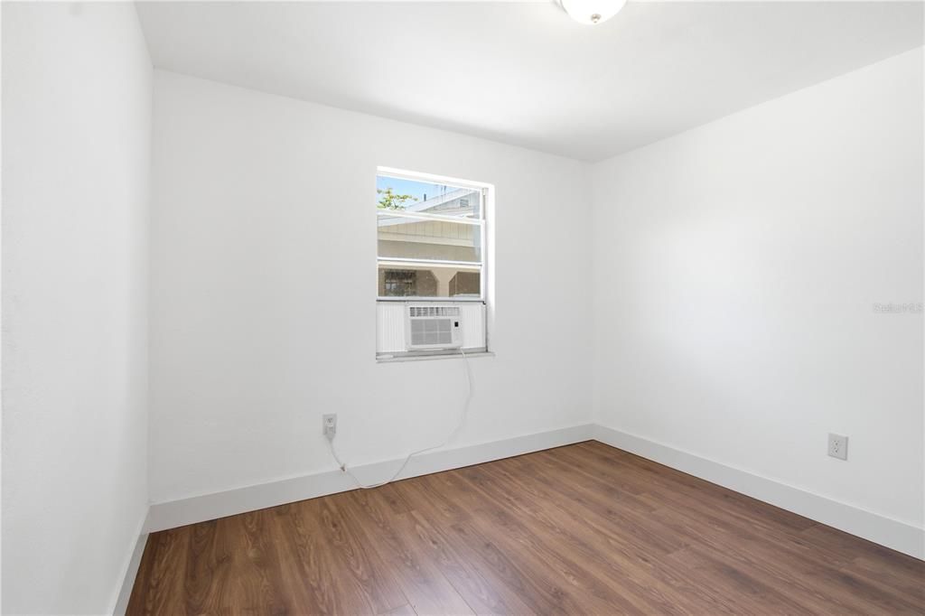 En Venta: $249,999 (4 camas, 1 baños, 1254 Pies cuadrados)