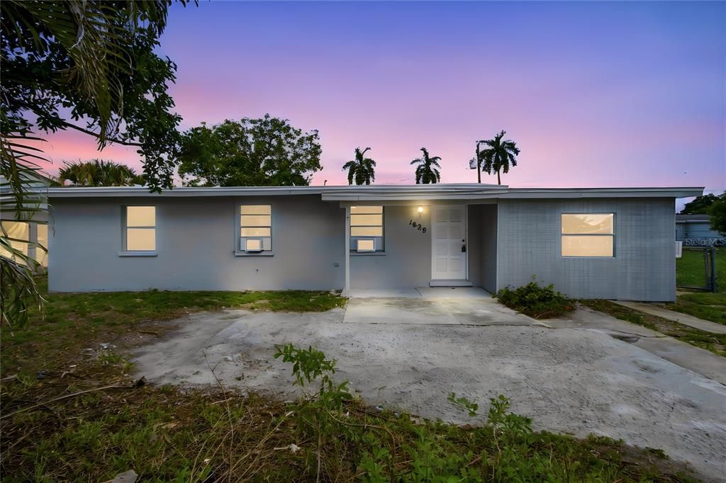 En Venta: $249,999 (4 camas, 1 baños, 1254 Pies cuadrados)