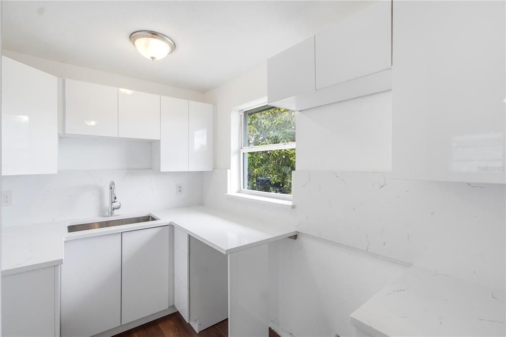 En Venta: $249,999 (4 camas, 1 baños, 1254 Pies cuadrados)