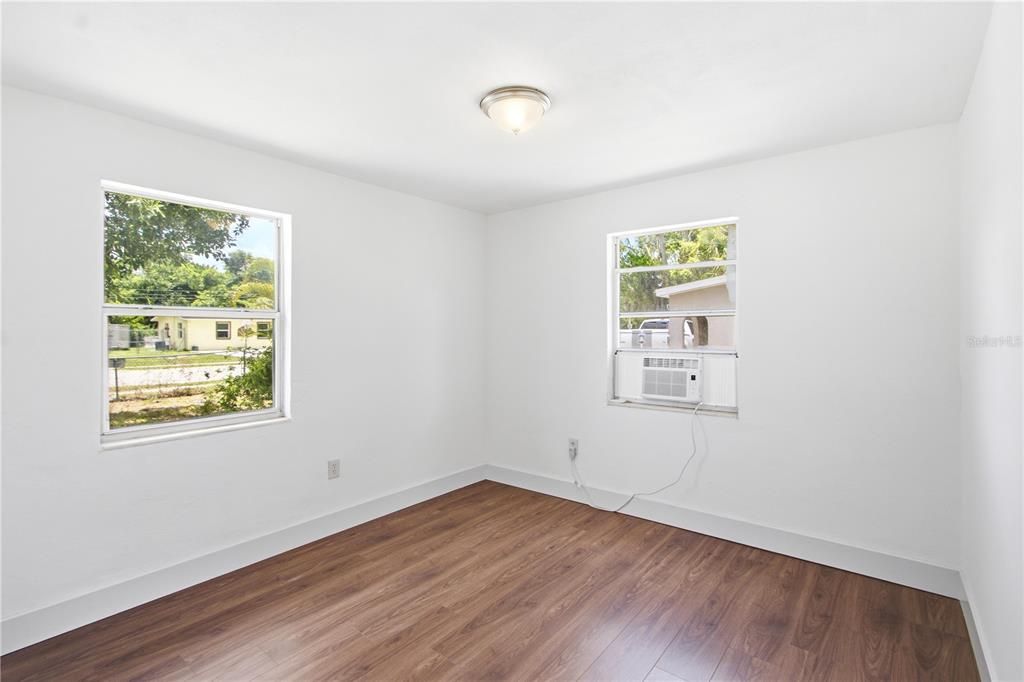 En Venta: $249,999 (4 camas, 1 baños, 1254 Pies cuadrados)