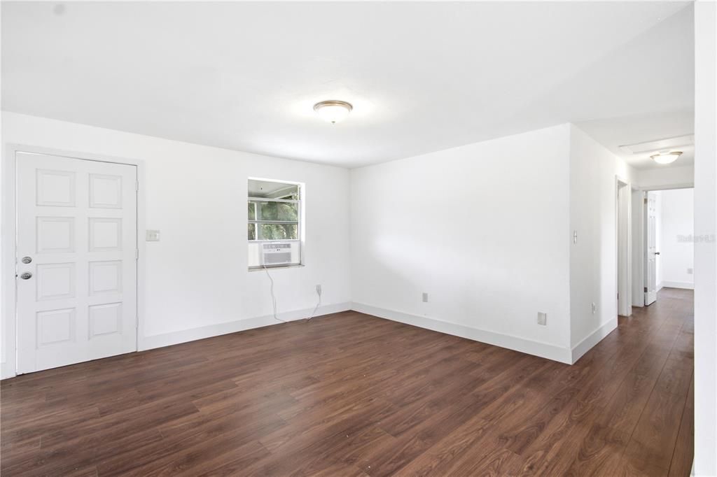 En Venta: $249,999 (4 camas, 1 baños, 1254 Pies cuadrados)