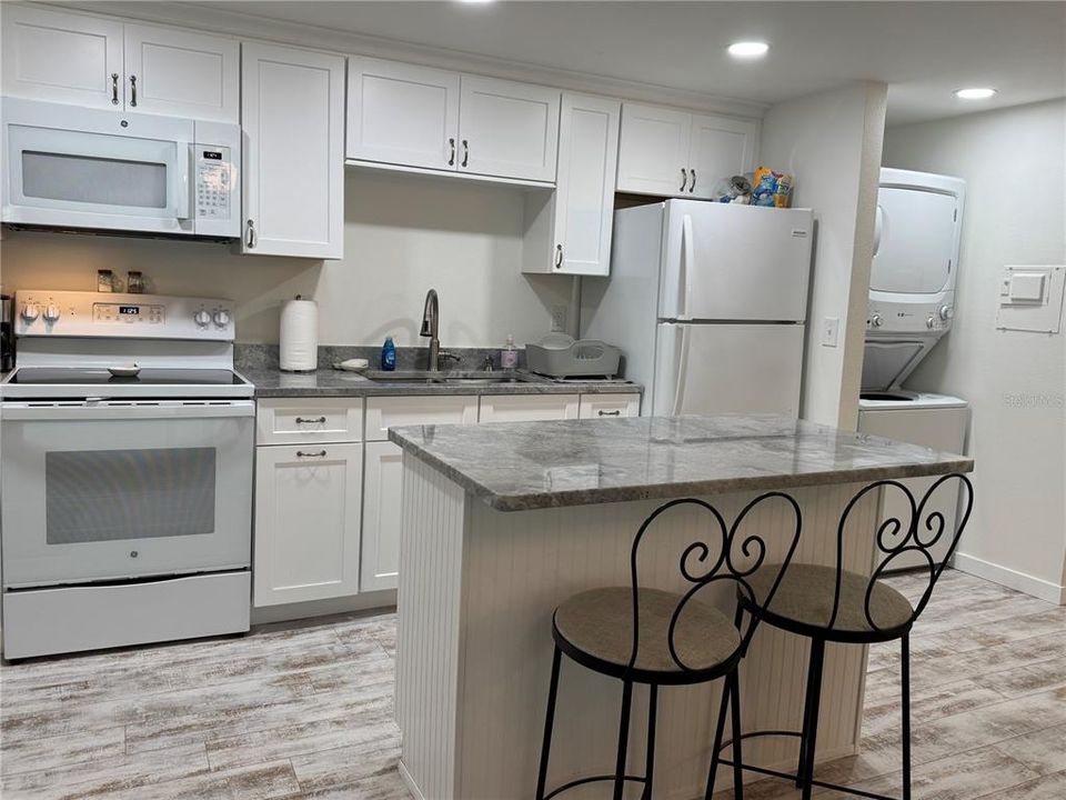 В аренду: $2,200 (1 спален, 1 ванн, 450 Квадратных фут)