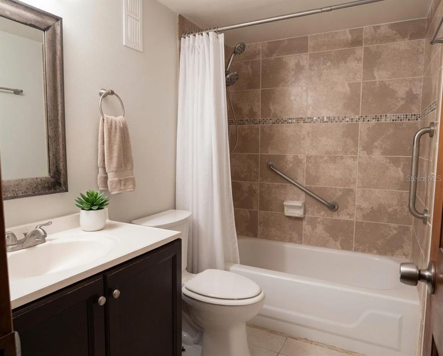 For Sale: $145,000 (3 beds, 2 baths, 1112 Square Feet)