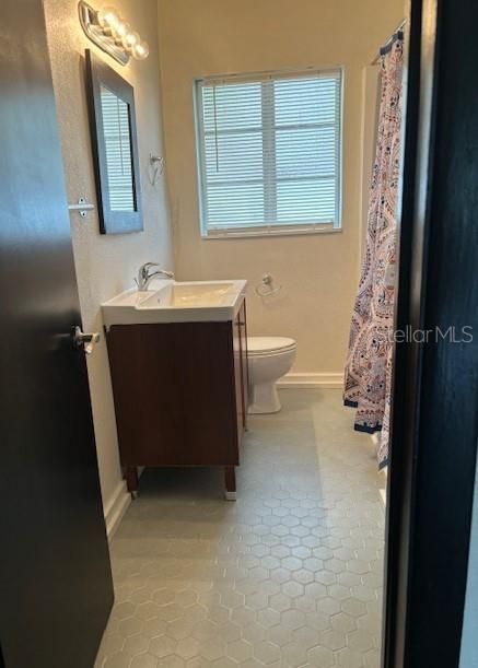 For Sale: $675,000 (5 beds, 0 baths, 2568 Square Feet)