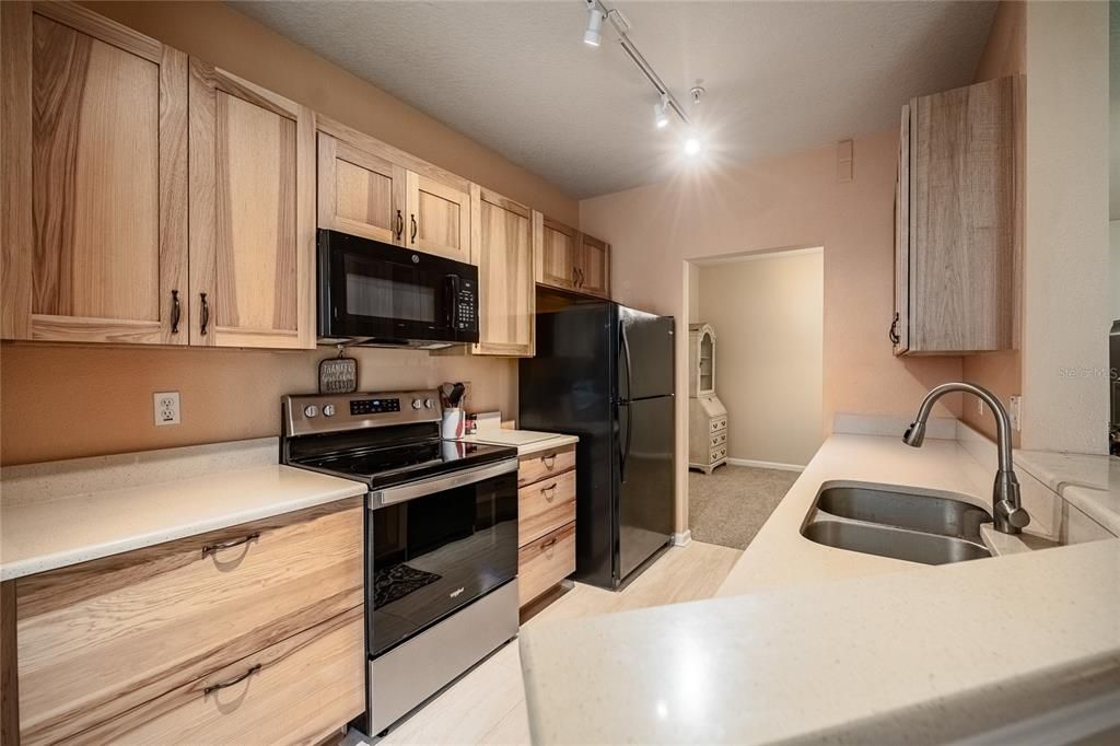 En Venta: $239,000 (3 camas, 2 baños, 1401 Pies cuadrados)