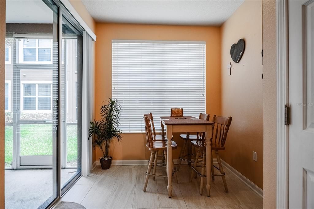 En Venta: $239,000 (3 camas, 2 baños, 1401 Pies cuadrados)