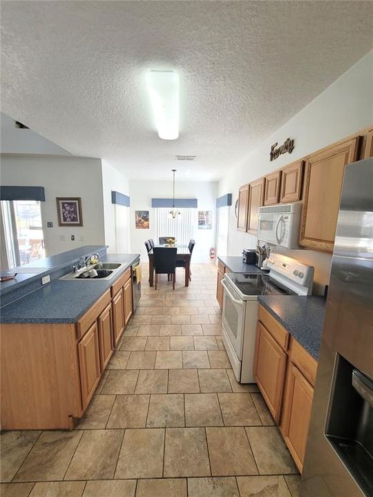 В аренду: $2,900 (4 спален, 3 ванн, 2451 Квадратных фут)