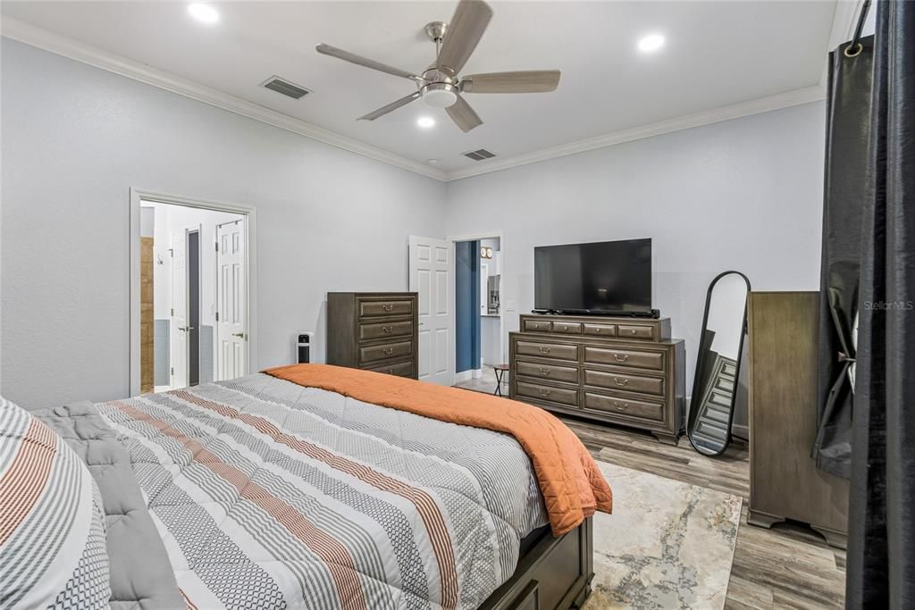 En Venta: $335,000 (3 camas, 2 baños, 1660 Pies cuadrados)