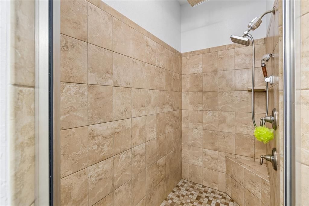 En Venta: $335,000 (3 camas, 2 baños, 1660 Pies cuadrados)