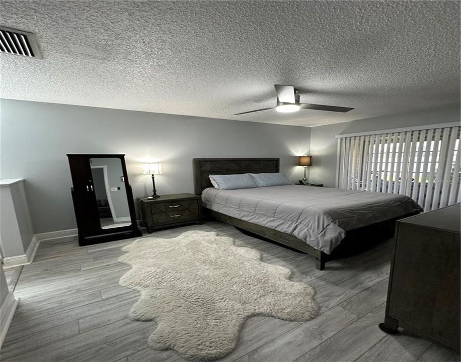For Rent: $2,300 (2 beds, 2 baths, 976 Square Feet)