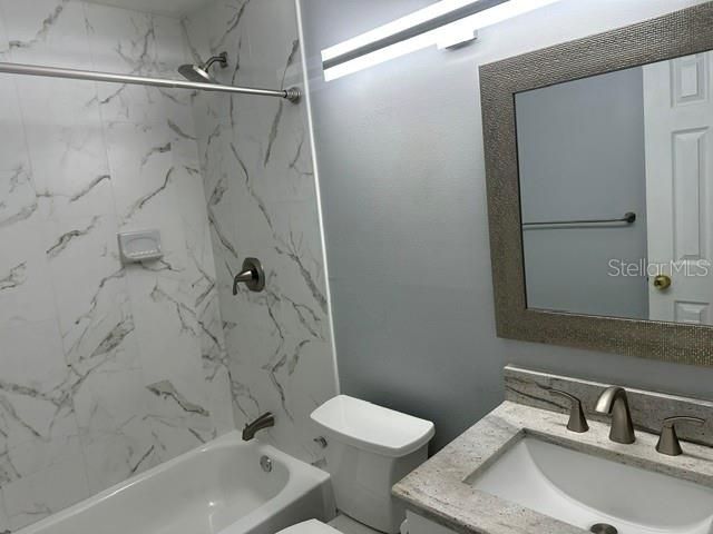 For Rent: $2,300 (2 beds, 2 baths, 976 Square Feet)