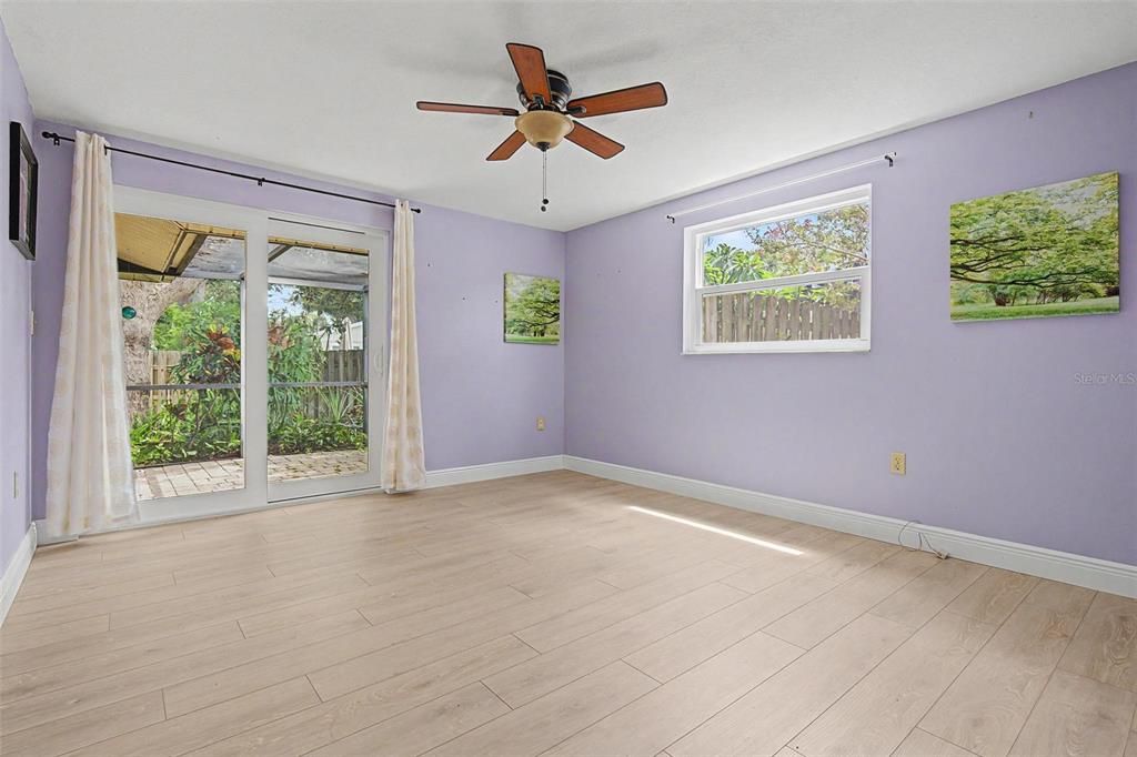 For Sale: $450,000 (2 beds, 2 baths, 1228 Square Feet)