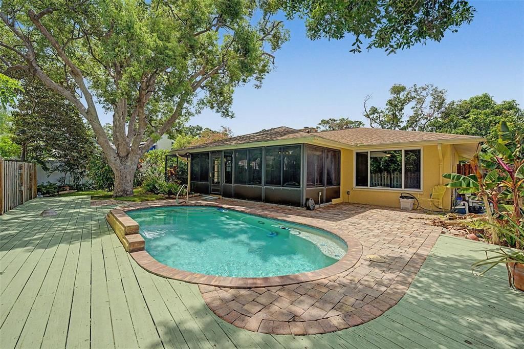 For Sale: $450,000 (2 beds, 2 baths, 1228 Square Feet)