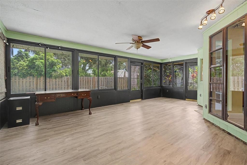 For Sale: $450,000 (2 beds, 2 baths, 1228 Square Feet)