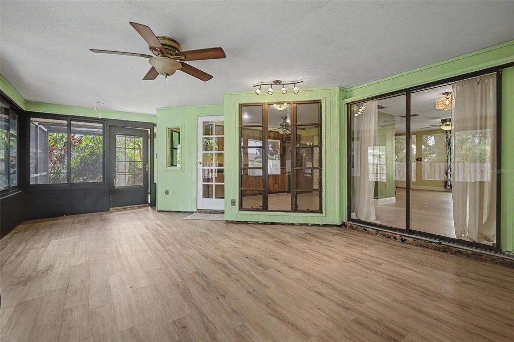 For Sale: $450,000 (2 beds, 2 baths, 1228 Square Feet)