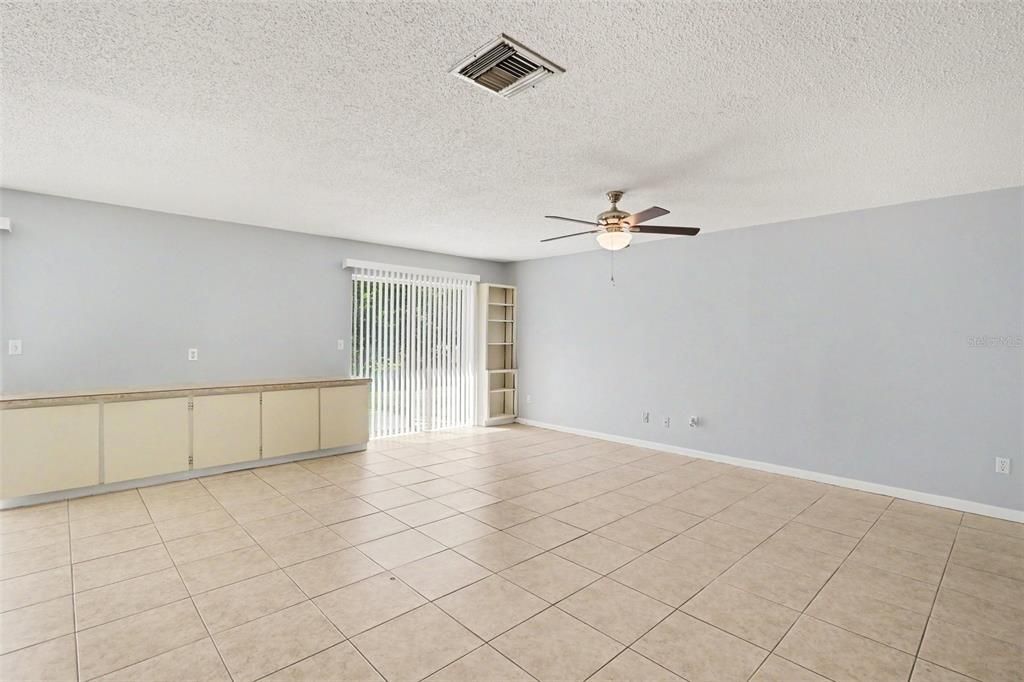 For Rent: $2,250 (2 beds, 2 baths, 1554 Square Feet)