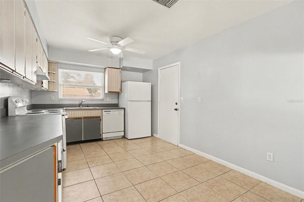 For Rent: $2,250 (2 beds, 2 baths, 1554 Square Feet)