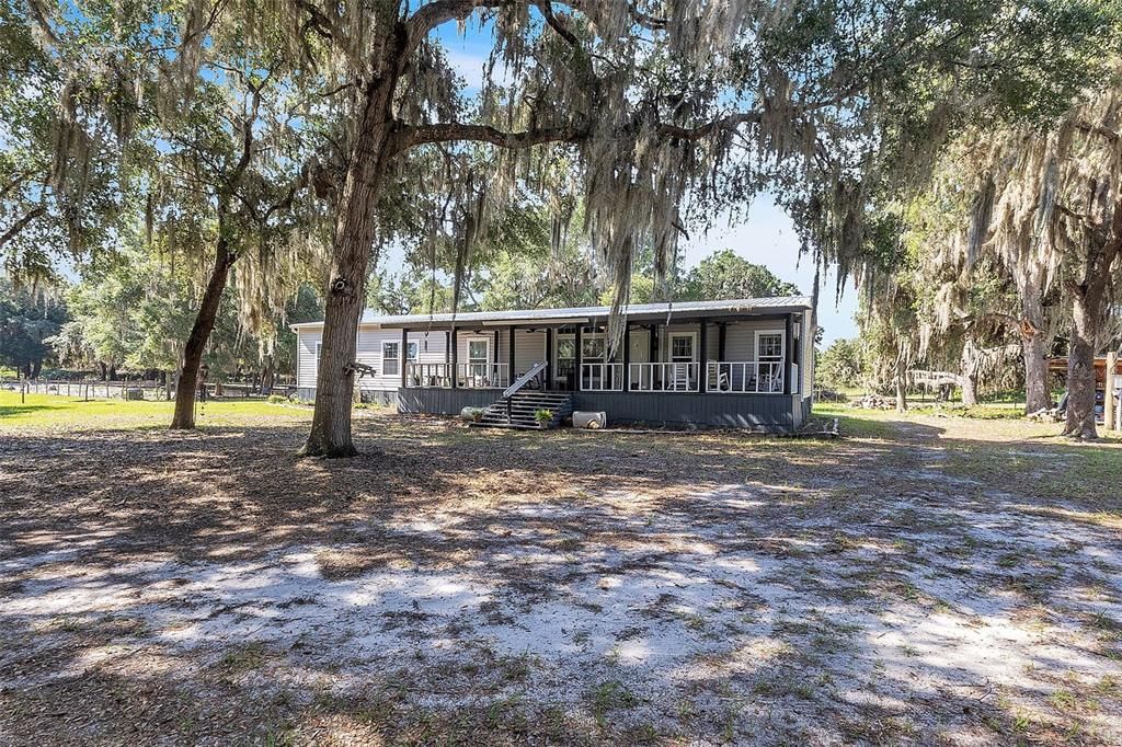 For Sale: $550,000 (4 beds, 2 baths, 2280 Square Feet)