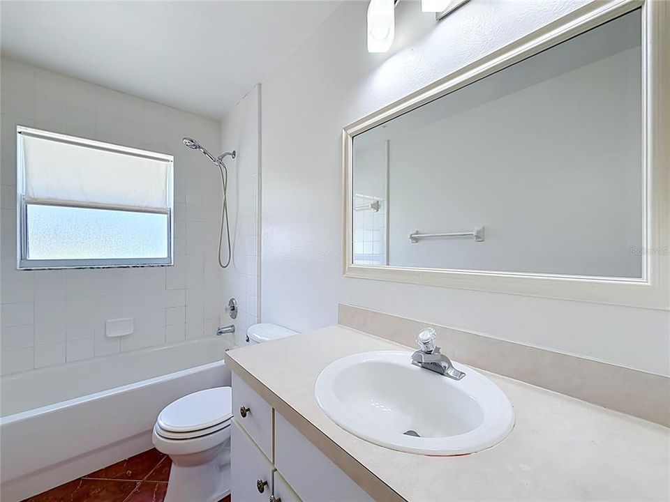 For Rent: $2,200 (4 beds, 2 baths, 1504 Square Feet)