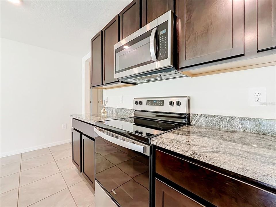 For Rent: $2,000 (4 beds, 2 baths, 1827 Square Feet)