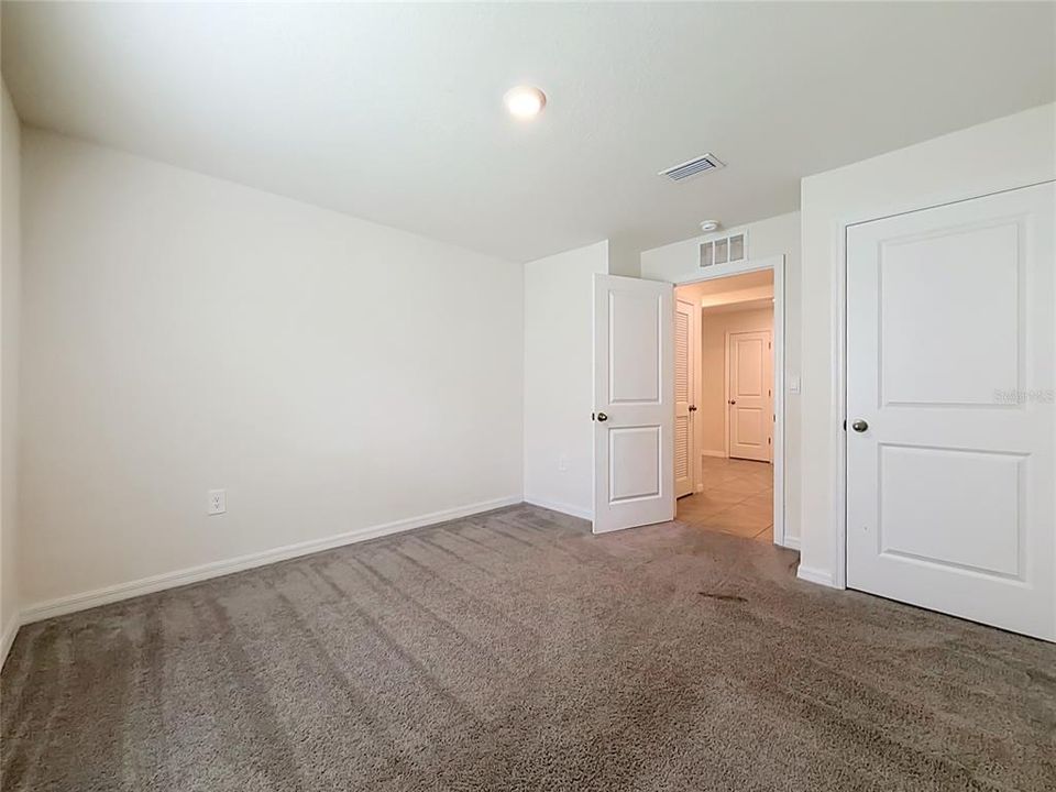 For Rent: $2,000 (4 beds, 2 baths, 1827 Square Feet)