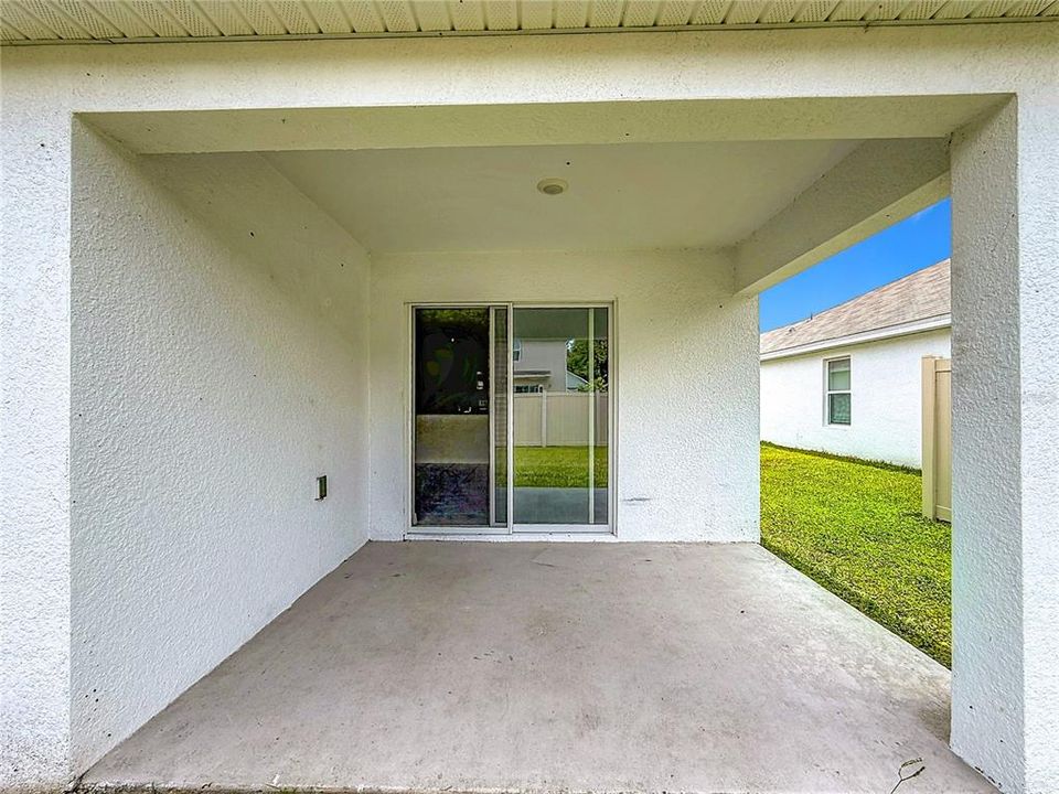 For Rent: $2,000 (4 beds, 2 baths, 1827 Square Feet)