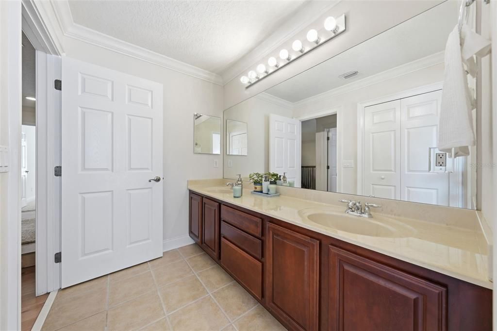 For Sale: $630,000 (4 beds, 2 baths, 2740 Square Feet)