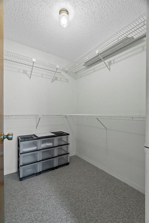 На продажу: $259,900 (2 спален, 2 ванн, 1277 Квадратных фут)