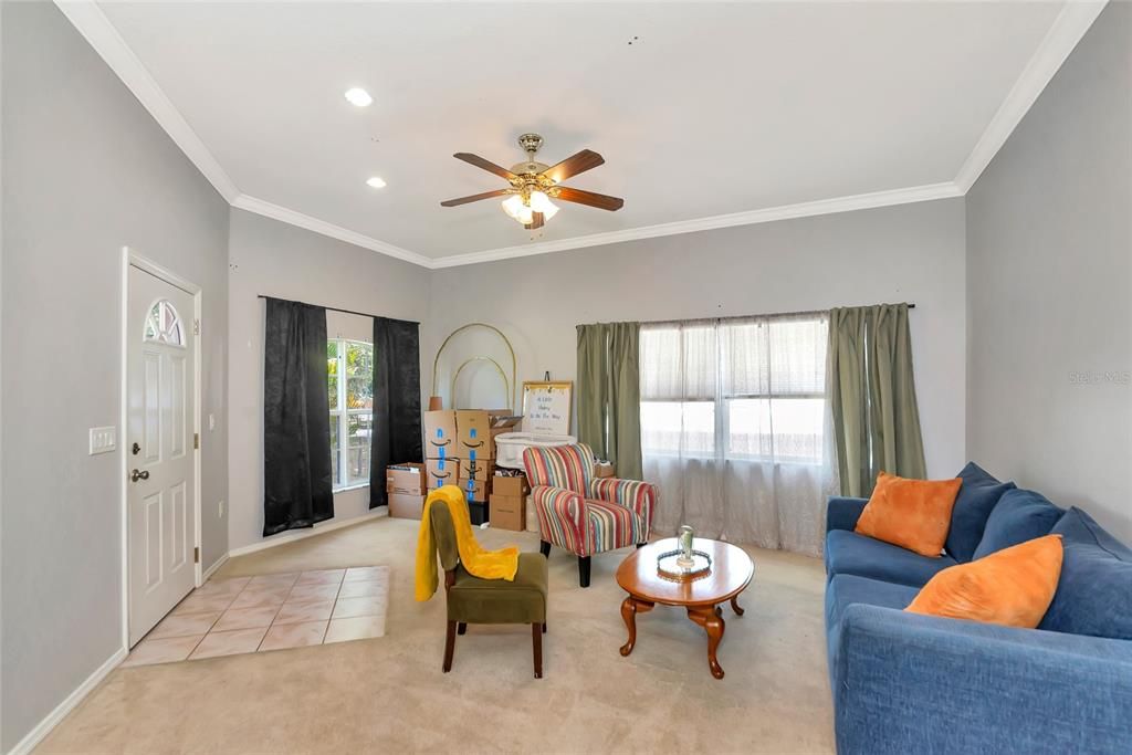 En Venta: $479,900 (3 camas, 2 baños, 1930 Pies cuadrados)
